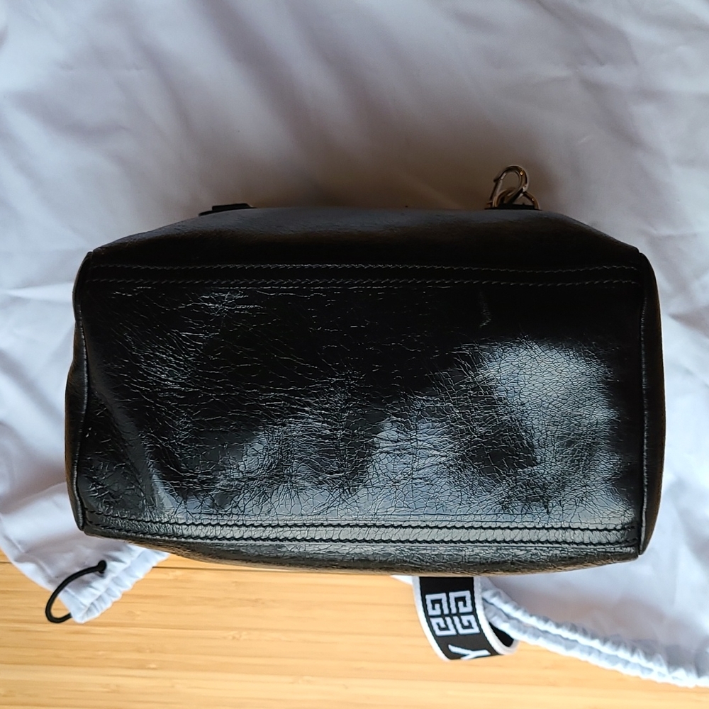 TRADED * Givenchy Crackled Patent 4G Small Pandora Black - Picture 2 of 13